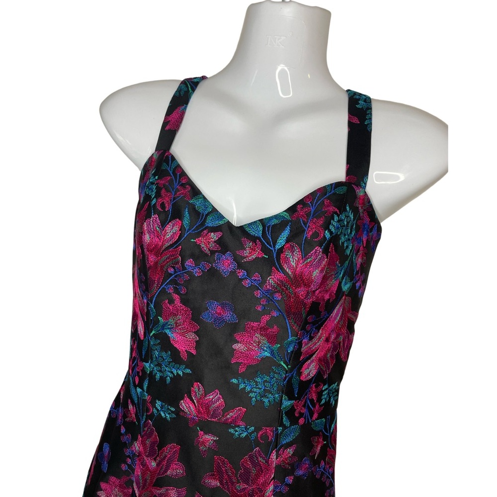 DRESS THE POPULATION Jaida Floral Embroidered Cocktail Dress - Picture 4 of 13